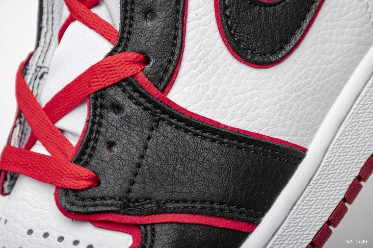 Retro Jordan  1 Bloodline High 555088-062 0501